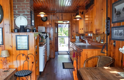 Netarts Apartment | Bright Bay View Apartment with Oceanfront Amenities