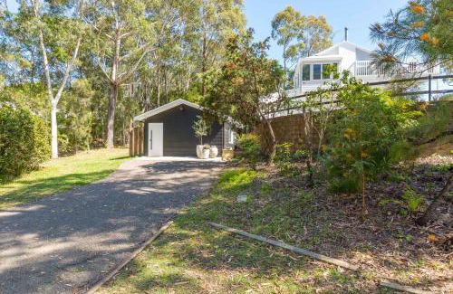Vincentia House | Beautiful Beachside Cottage in Jervis Bay with Ocean Views
