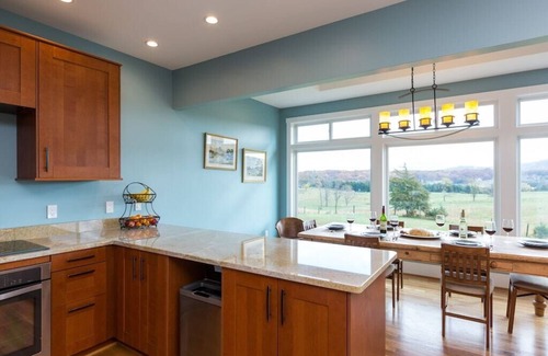 Front Royal Cottage | Scenic Blue Ridge Mountain Retreat with Spa & Pool Access