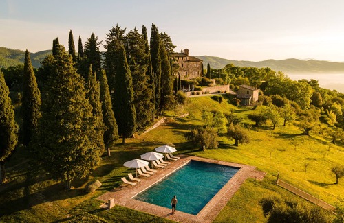 Umbertide Villa | Exclusive Borgo: Family-Friendly Retreat with Ocean Views