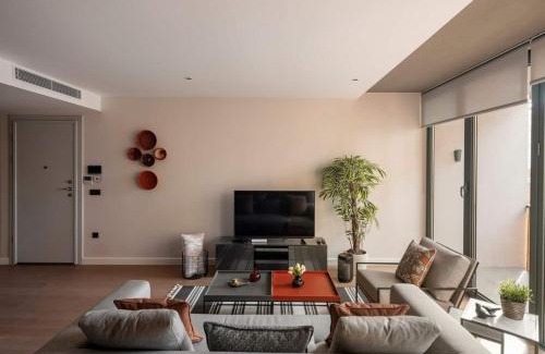 Galata Apartment | Modern 2-Bed, 2-Bath Retreat with Pet-Friendly Amenities