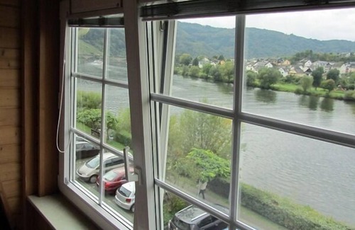 Zell Apartment | Bright Riverside Apartments in Zell Mosel - Rated 9.6/10
