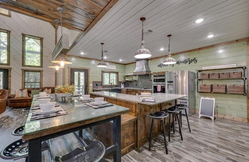 Broken Bow House | Family Retreat in Broken Bow with Private Hot Tub & Spa
