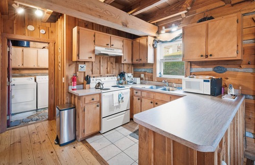 Vesta Cabin | Gorgeous Cabin - Fast 100mbps WiFi - Pet Friendly!