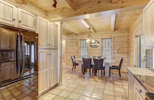Payson Cabin | Scenic Cabin with Trail Access and Family-Friendly Amenities