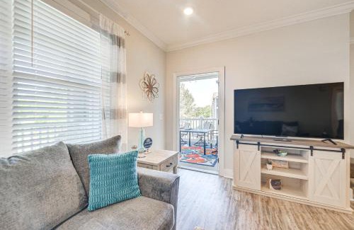 Calabash Apartment | Inviting Calabash Condo with Pool Access and Balcony