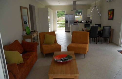 Piscadera Apartment | Oceanfront 2 Bedroom Apartment with Pool & Spa Amenities