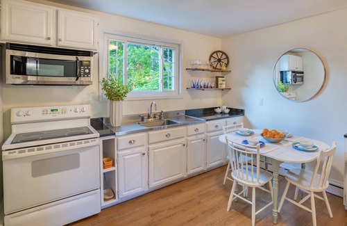 Annapolis Apartment | Inviting Carriage House: Walk to Stadium, Pets Welcome