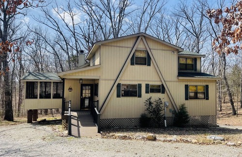 Innsbrook Ski Chalet | Inviting Chalet Getaway with Pool & Scenic Views