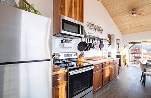 Haines Apartment | Exceptional Chilkat Tower #3: 2BR Condo in Downtown