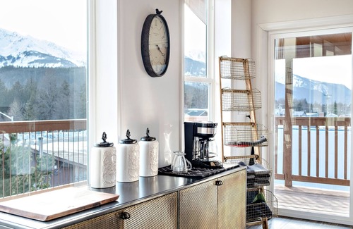 Haines Apartment | Exceptional Chilkat Tower #3: 2BR Condo in Downtown