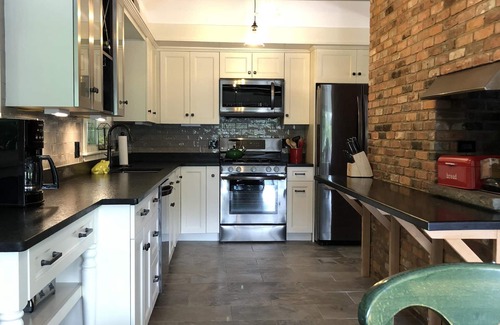 Cranmore Birches House | Inviting Family Retreat Near Village & Cranmore with Pool