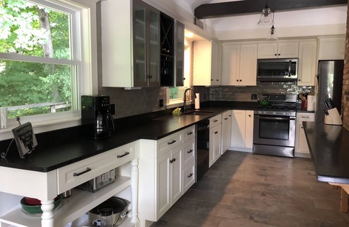 Cranmore Birches House | Inviting Family Retreat Near Village & Cranmore with Pool