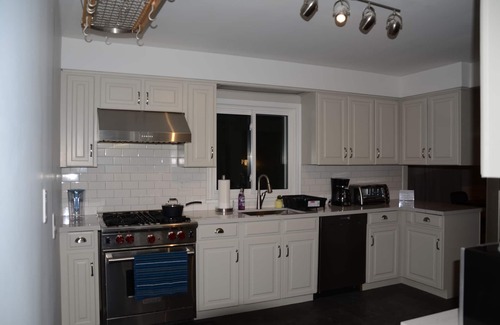 Historic Old Town House | Charming Cottage Retreat in Niagara-on-the-Lake