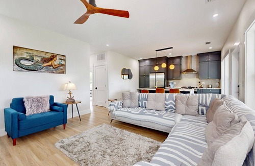 Oak Court House | Gorgeous coastal home with private pool and close to beach