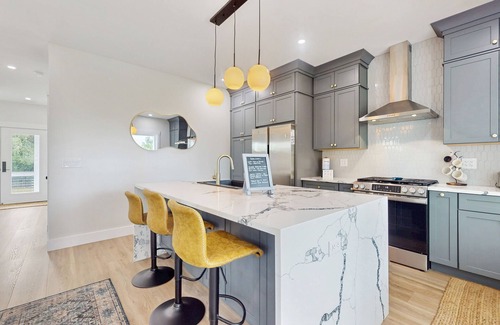 Oak Court House | Gorgeous coastal home with private pool and close to beach