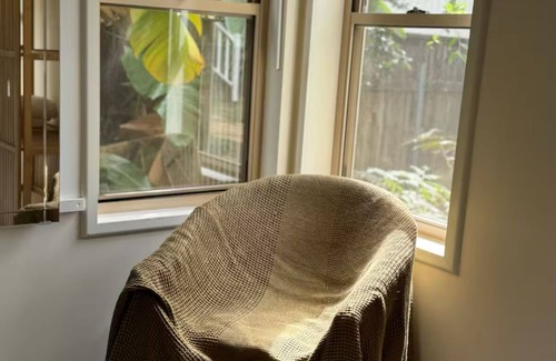 Mullumbimby Apartment | Gorgeous, comfortable and Spacious with rural view 5 min walk to Mullumbimby