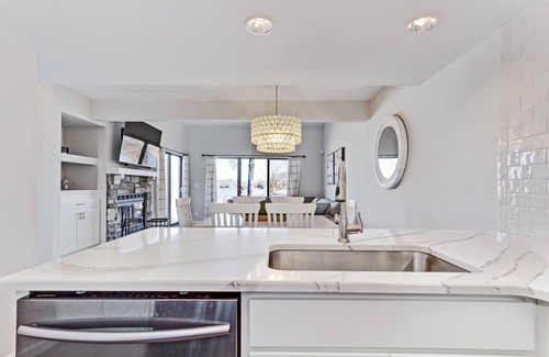 Innsbrook Condo | Waterfront Condo on Aspen Lake with Pool & Family Perks