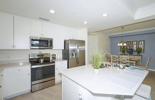 Lakewood Ranch Condo | Coastal Gem: Designer Condo with Pool and Ocean Views