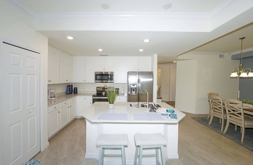 Lakewood Ranch Condo | Coastal Gem: Designer Condo with Pool and Ocean Views