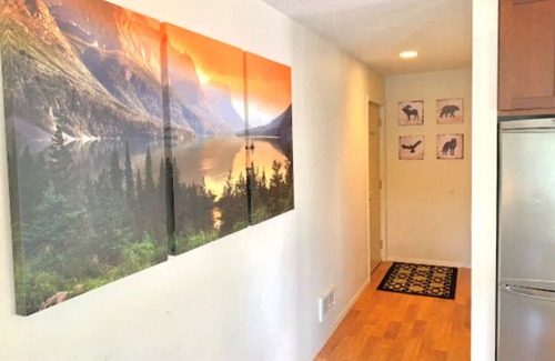 Bigfork Apartment | Relaxing Condo on Flathead Lake with Spa Tub and Kitchen