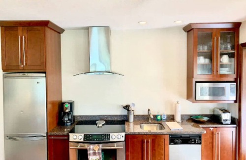 Bigfork Apartment | Relaxing Condo on Flathead Lake with Spa Tub and Kitchen