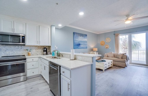 Port St. Joe Condo | Seaside Condo with Pool, Hot Tub & Gulf Views in Mexico Beach