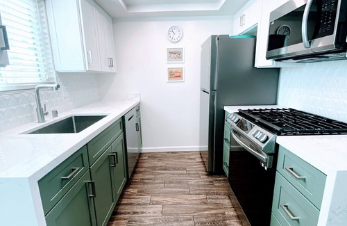 Canyon Corridor Apartment | Relaxing Getaways in South Palm Springs with Spa & Pool