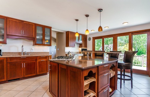 Saunderstown House | Exceptional Oceanfront Retreat with Pool and Spa Amenities