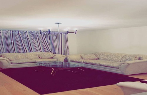 Selwyn House | Beautiful Cottage: Just Two Hours from Toronto with Ocean Views