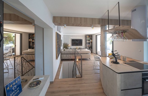 Cove Murtar Villa | Elegant Villa Hana with Pool & Mooring in Beautiful Cres