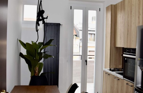 Stadera Apartment | Stylish Apartment with Terrace & Spa, Guest Rated 10/10