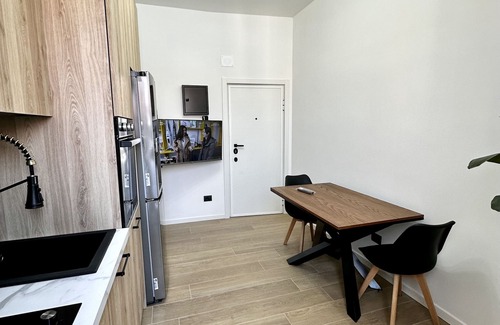 Stadera Apartment | Stylish Apartment with Terrace & Spa, Guest Rated 10/10