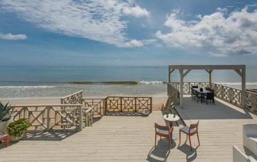 Bethune Beach House | Direct Oceanfront Summer Cottage with Spa Amenities