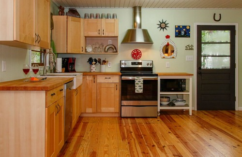 Reed Creek House | Tranquil Lakefront Retreat - Pet-Friendly Paradise Awaits!