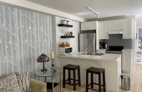 Cabbagetown House | Elegant Downtown Retreat with Private Yard & Family-Friendly Amenities
