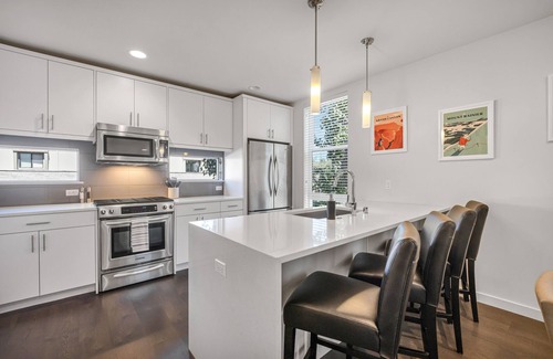 Green Lake House | Eco-Friendly Home in Green Lake with Pet-Friendly Amenities