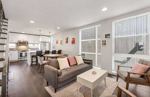Green Lake House | Eco-Friendly Home in Green Lake with Pet-Friendly Amenities