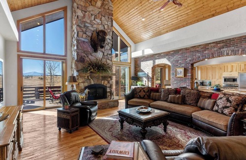 Colorado Springs House | Inviting Estate Home on 186 Acre Ranch Near Colorado Springs