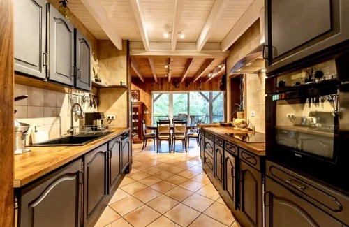 Piraillan House | Exotic Style Villa with Jacuzzi and Ocean View Amenities