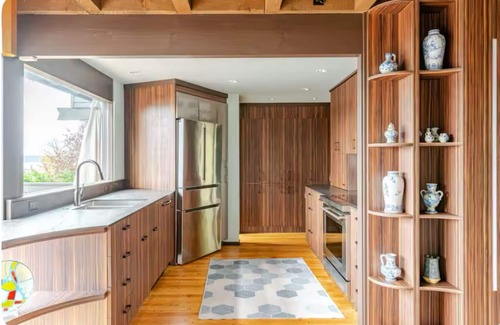 Leschi House | Beautiful Family Lake View Home with Gourmet Kitchen