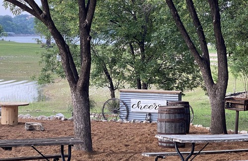 Pedernales Bend House | Charming Farmhouse Overlooking the Beautiful Pedernales River