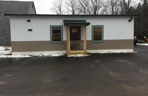 Windham Apartment | Elegant 2 King Apartment in Downtown Windham - Guest Rated 10/10