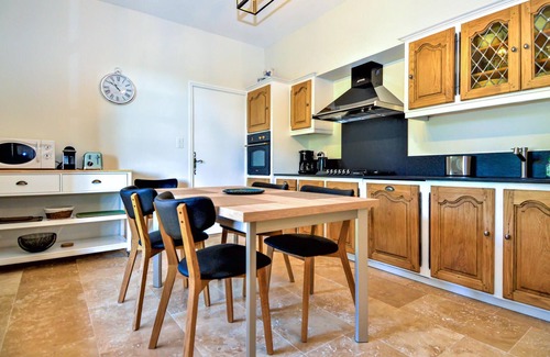 Labaume House | Family-Friendly 3 Bedroom Retreat in Montaren et St Mediers