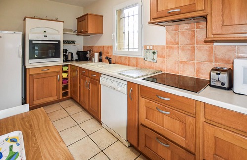 Saint-Saturnin-les-Avignon House | Gorgeous home in Saint Saturnin lès Avi