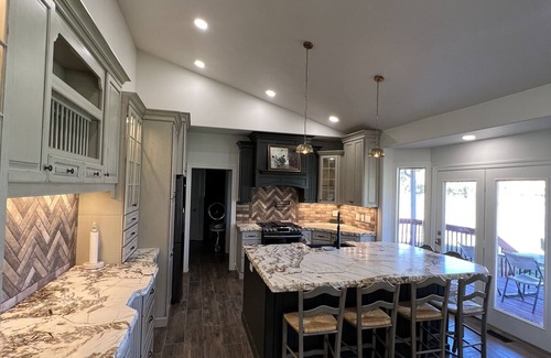 Huntsville Other | Idyllic French Farmhouse with Spa & Breakfast in Huntsville