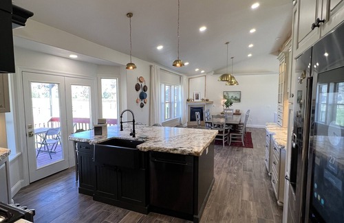 Huntsville Other | Idyllic French Farmhouse with Spa & Breakfast in Huntsville