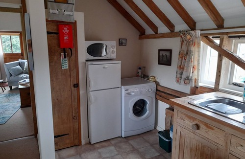 Chediston House | Inviting 2-Bedroom Barn, Pet-Friendly Near Halesworth