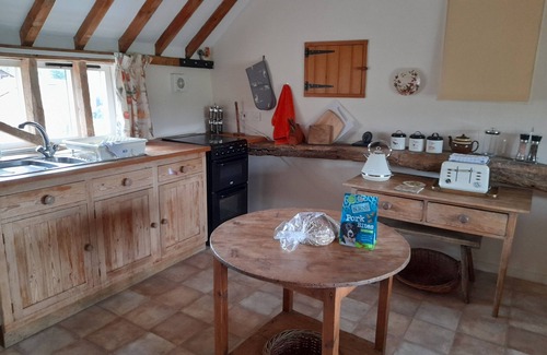 Chediston House | Inviting 2-Bedroom Barn, Pet-Friendly Near Halesworth