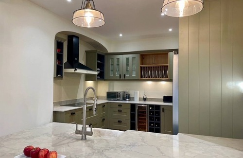 Northampton House | Gorgeous 4 bedroom Townhouse